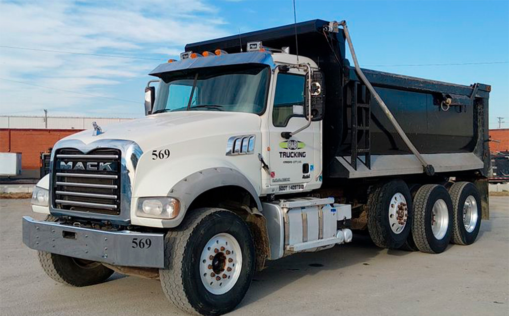2014 Mack GU713