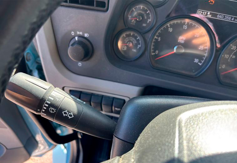 2019 Peterbilt 579 Semi Truck