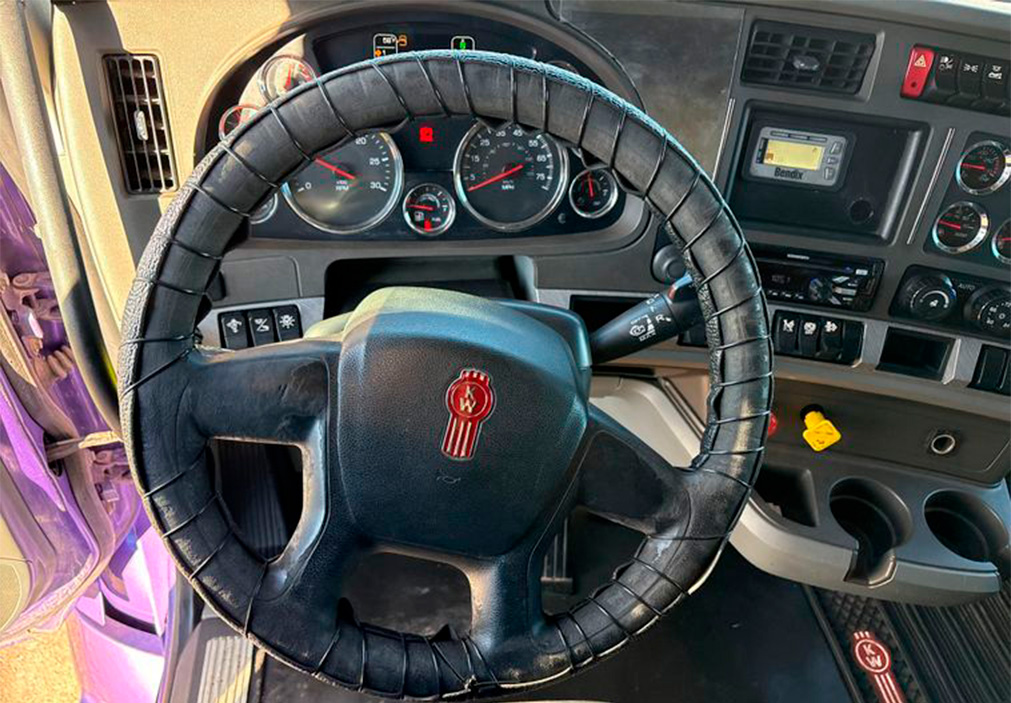 2019 Kenworth T680 Semi Truck