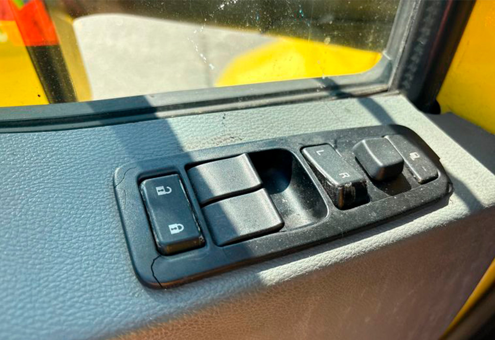 2015 Kenworth T680 Semi Truck