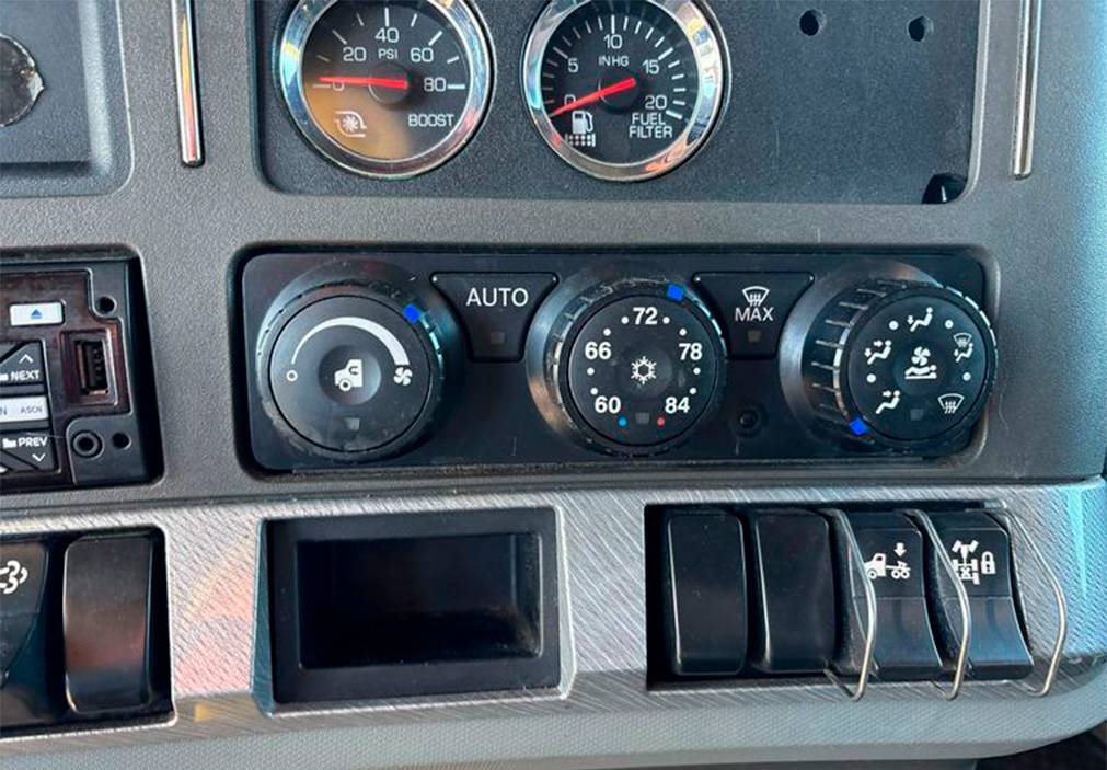 2019 Kenworth T680 Semi Truck