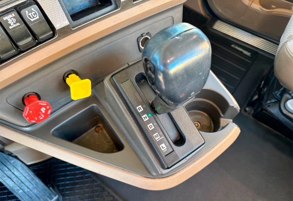 2016 Kenworth T680 Semi Truck