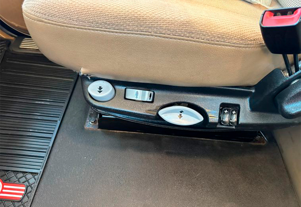 2016 Kenworth T680 Semi Truck