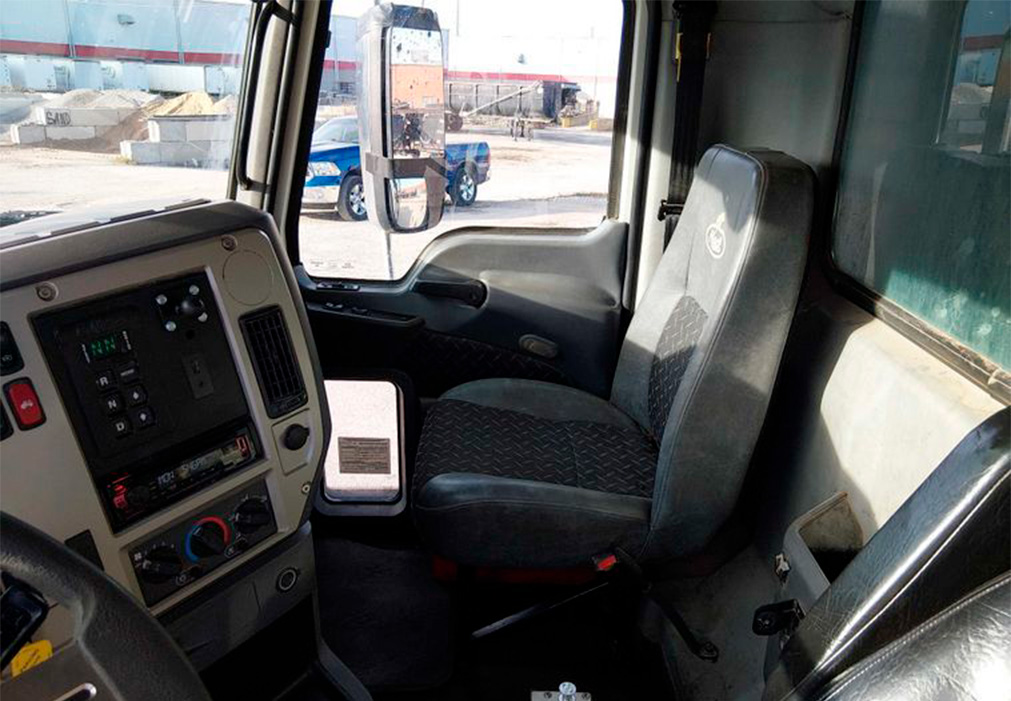 2014 Mack GU713 Dump Truck