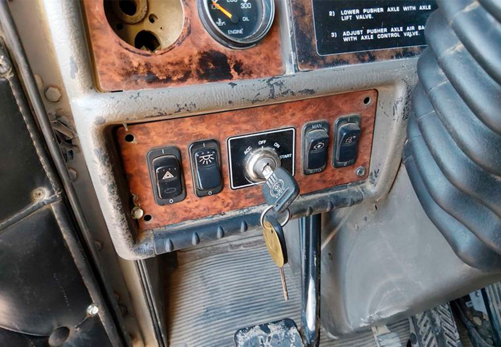 2006 Kenworth T800 Dump Truck