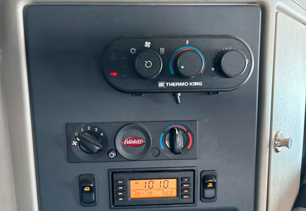 2019 Peterbilt 579 Semi Truck