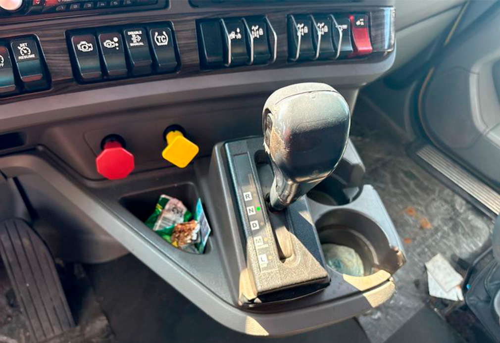 2015 Kenworth T680 Semi Truck