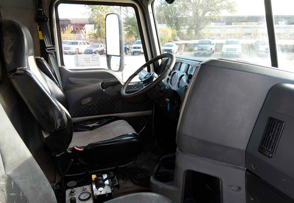 2014 Mack GU713 Dump Truck