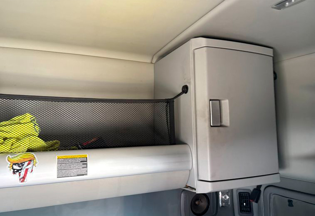 2015 Kenworth T680 Semi Truck