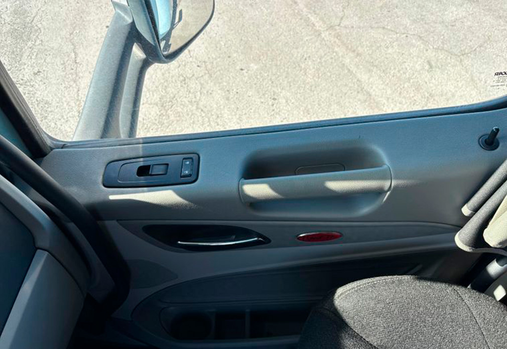 2019 Peterbilt 579 Semi Truck