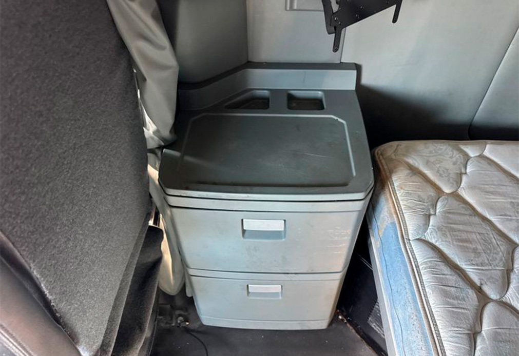 2020 Kenworth T680 Semi Truck