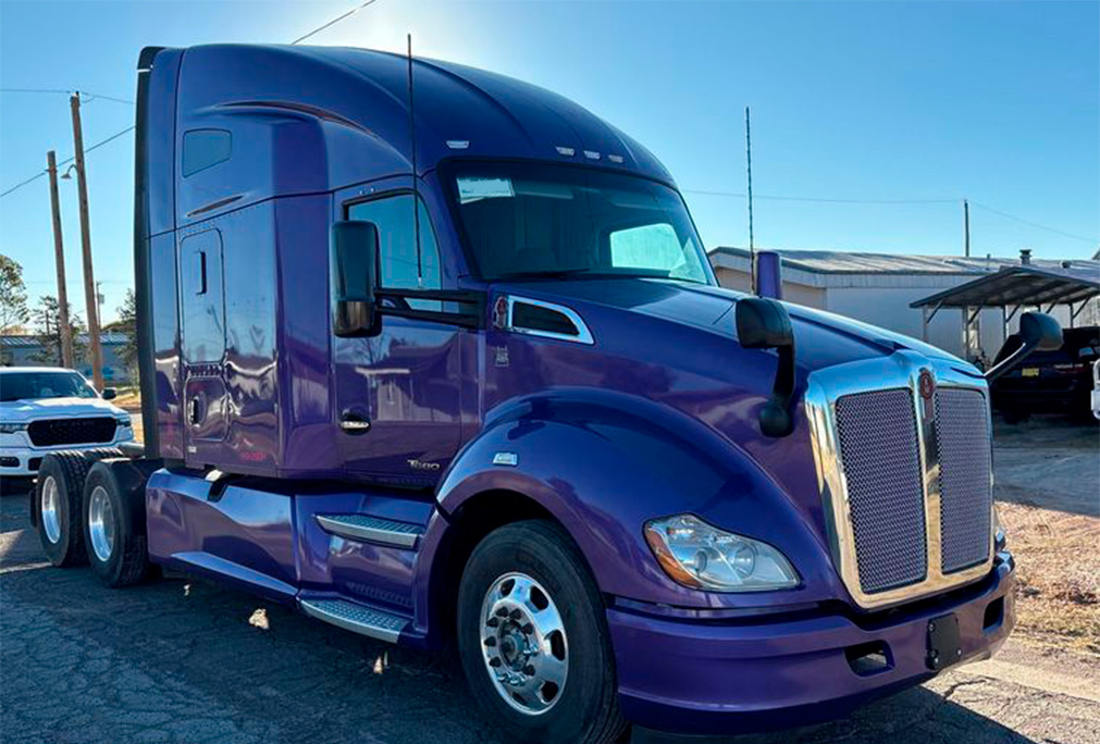 2019 Kenworth T680 Semi Truck