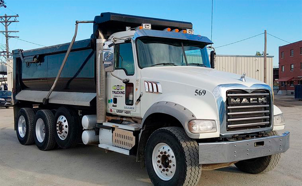 2014 Mack GU713 Dump Truck