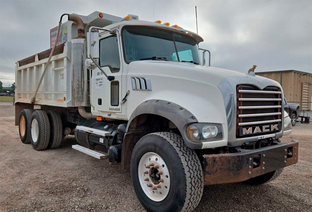2009 Mack Granite Dump Truck