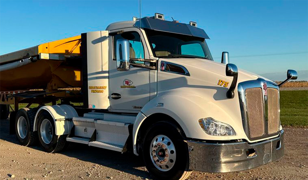 2016 Kenworth T680 Semi Truck