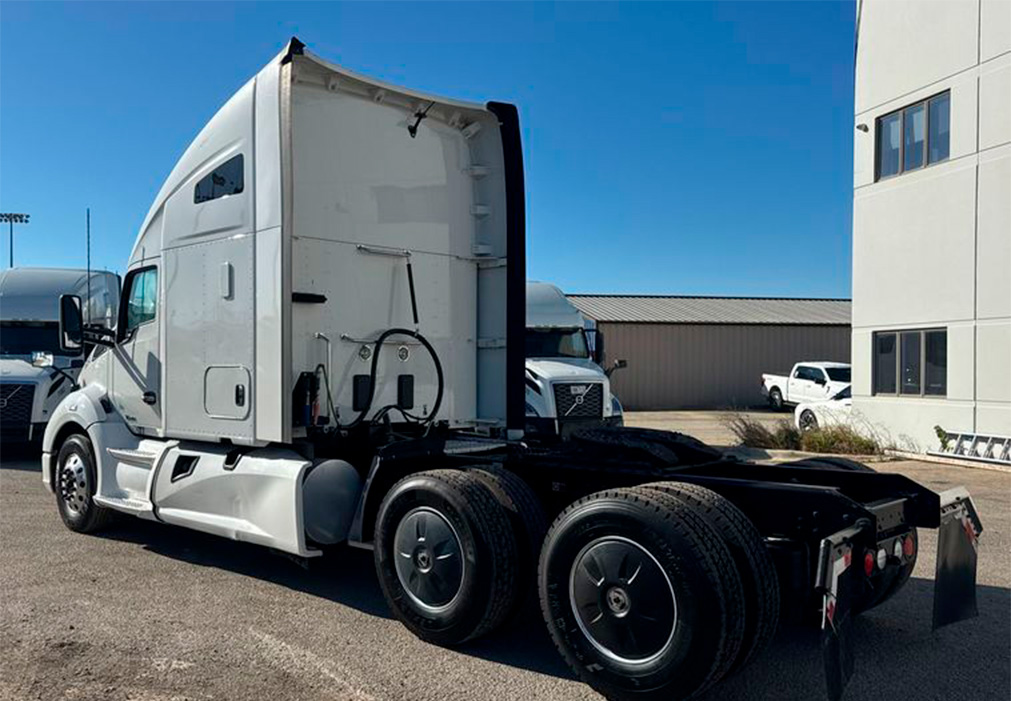 2020 Kenworth T680 Semi Truck