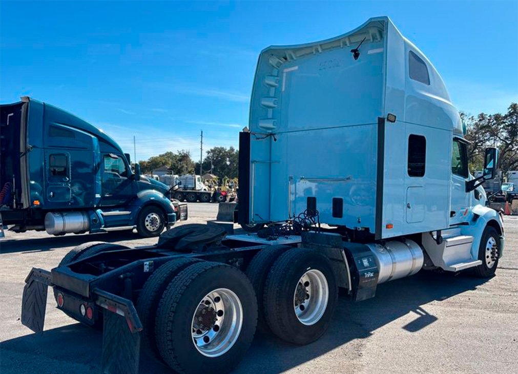 2019 Peterbilt 579 Semi Truck