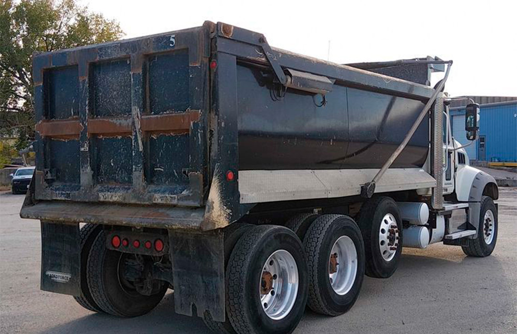 2014 Mack GU713 Dump Truck