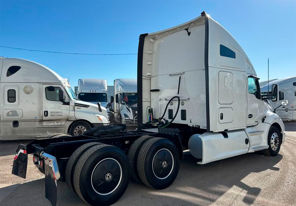 2020 Kenworth T680 Semi Truck