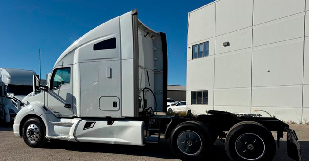 2020 Kenworth T680 Semi Truck