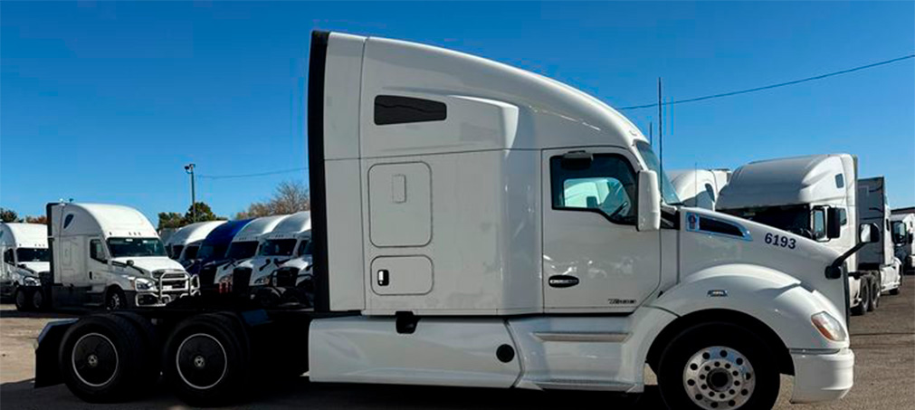2020 Kenworth T680 Semi Truck