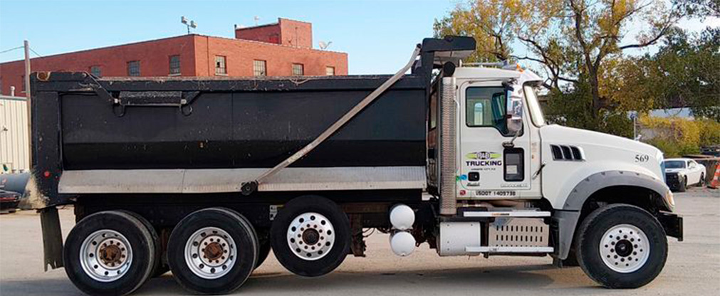 2014 Mack GU713 Dump Truck