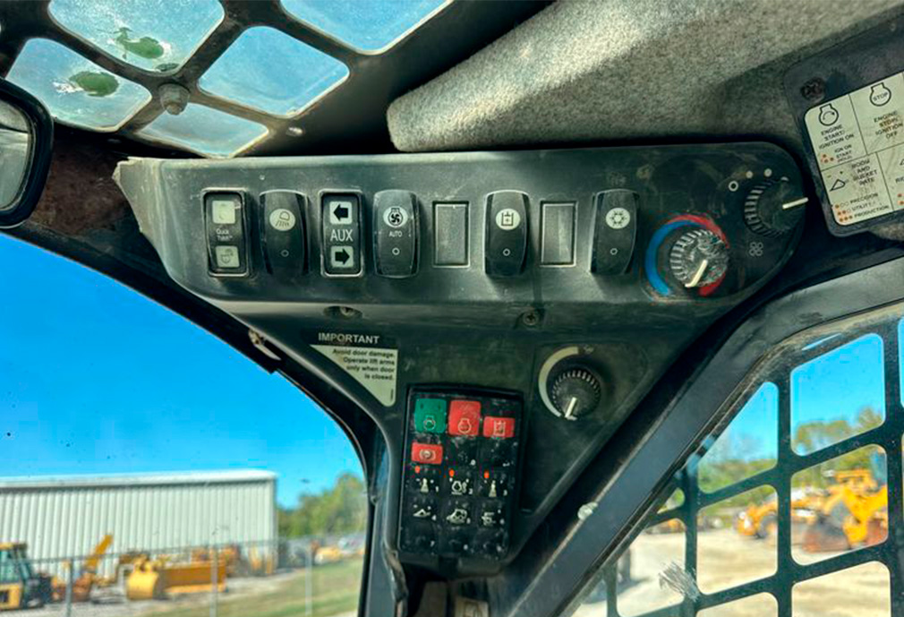 2021 John Deere 325G Skid Steer Loader