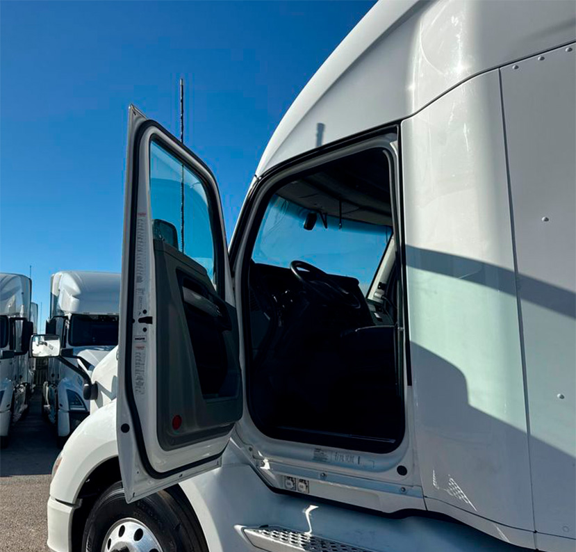 2020 Kenworth T680 Semi Truck