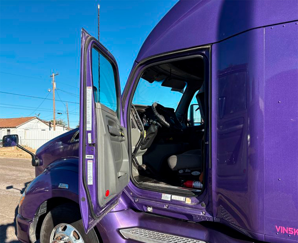 2019 Kenworth T680 Semi Truck